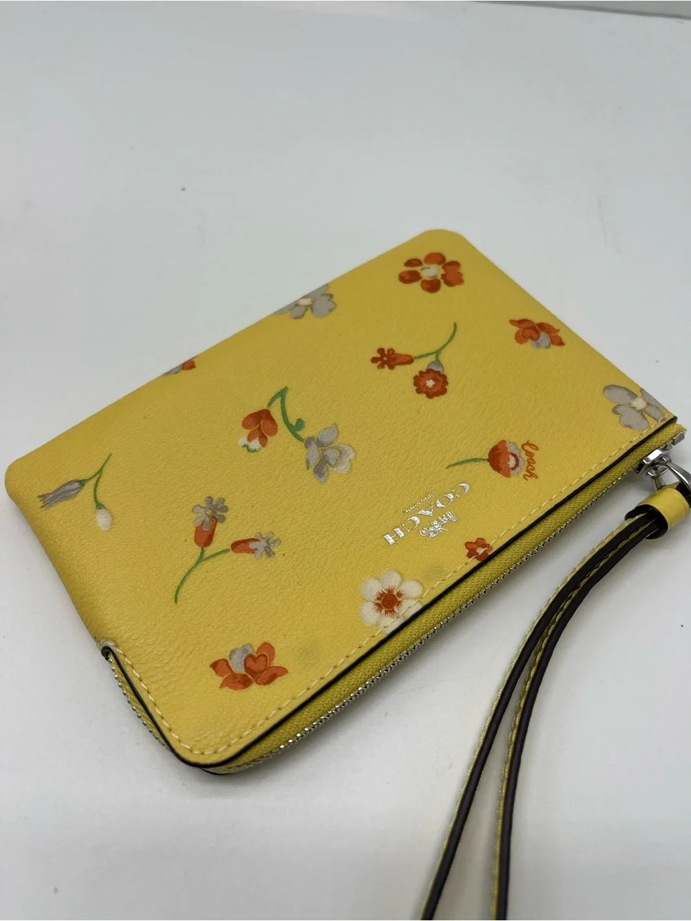 Coach Corner Zip Wristlet With Mystical Floral Print C8701
NWT - Picture 6 of 16